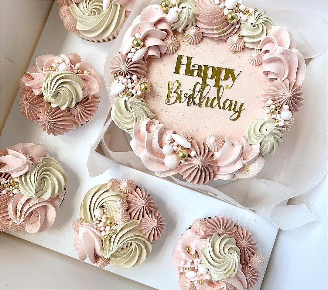 Pompompurin Sanrio Anniversary Birthday Cake Shape Storage Box with Clip  87611-9 | eBay